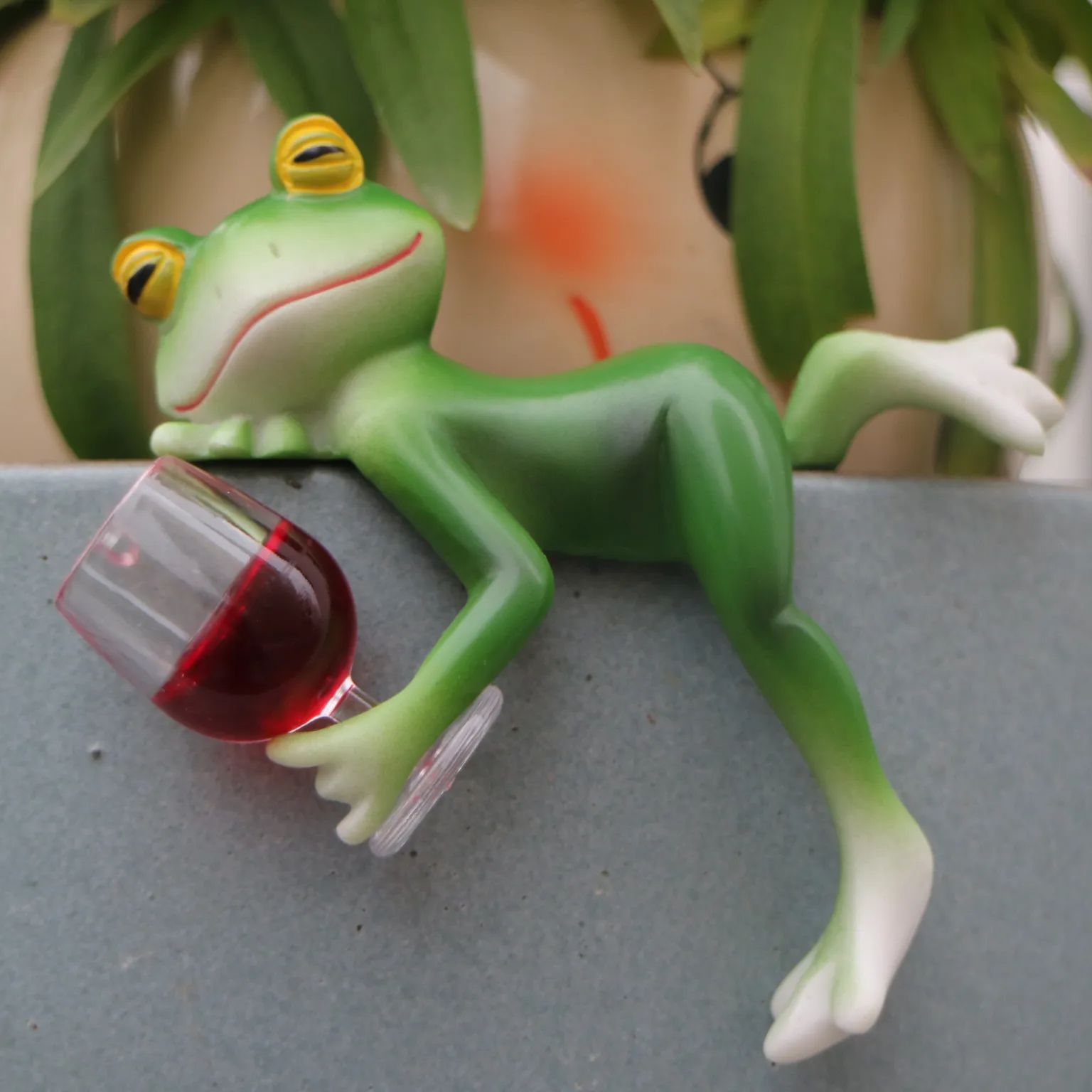 Plant Aquarium Pot - A delightful green frog and wine