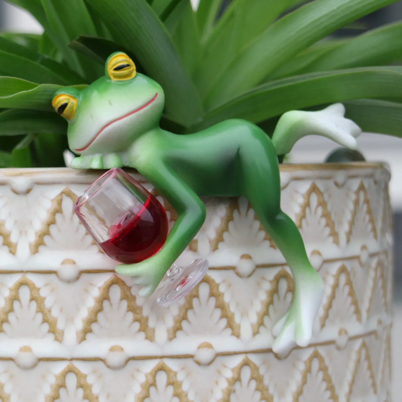 A delightful green frog and wi - đánh giá và giá Plant Aquarium Pot